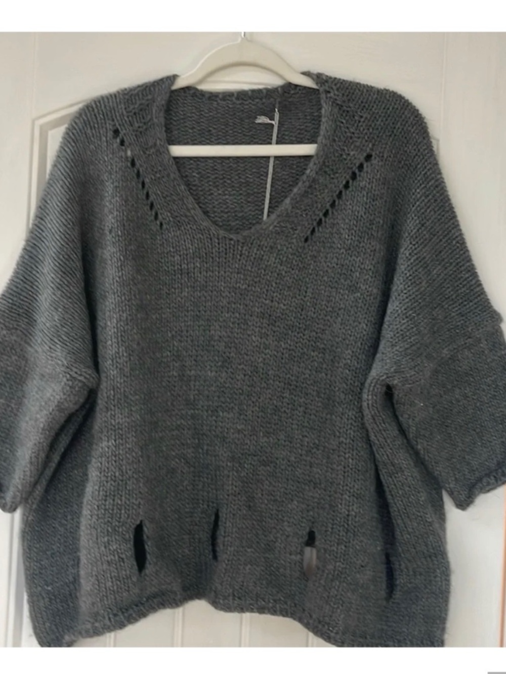 Colette Made in Italy Gray Knit V-Neck Alpaca-Wool Sweater